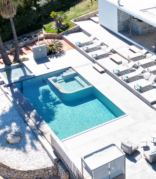 Integrated jacuzzi View of the swimming pool at Villa Atalaya
