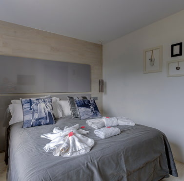 Romantic Suite Room with double bed and garden views