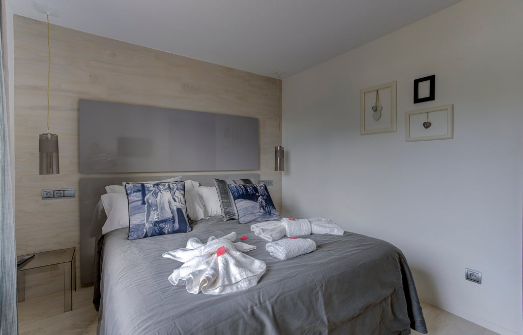 Romantic suite Romantic suite room with double bed
