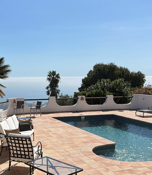 Saltwater pool Outdoor pool with sea views