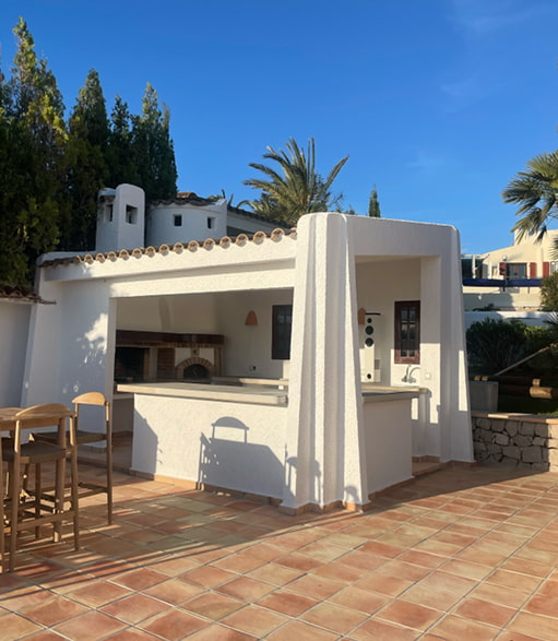 Summer kitchen Fully equipped outdoor kitchen
