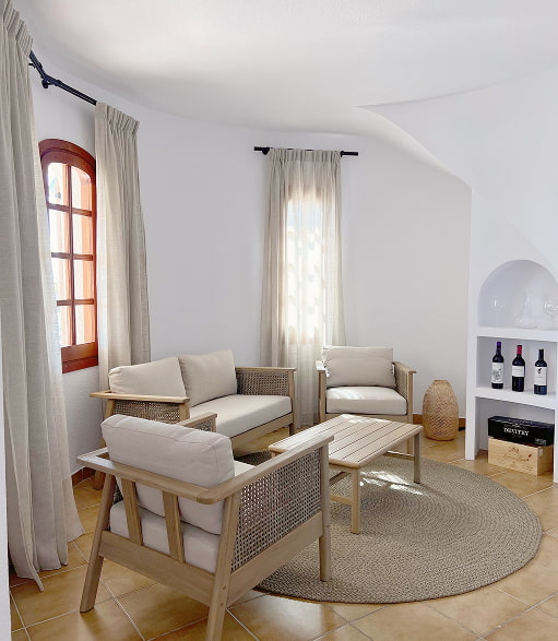 Reading corner Corner with sofas and natural light